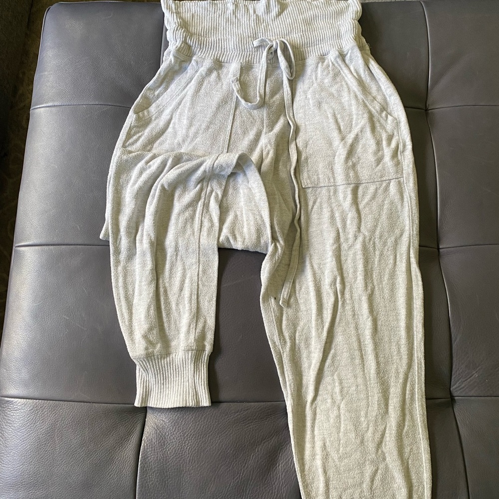 Grey Aerie lounge pants (jogger style)